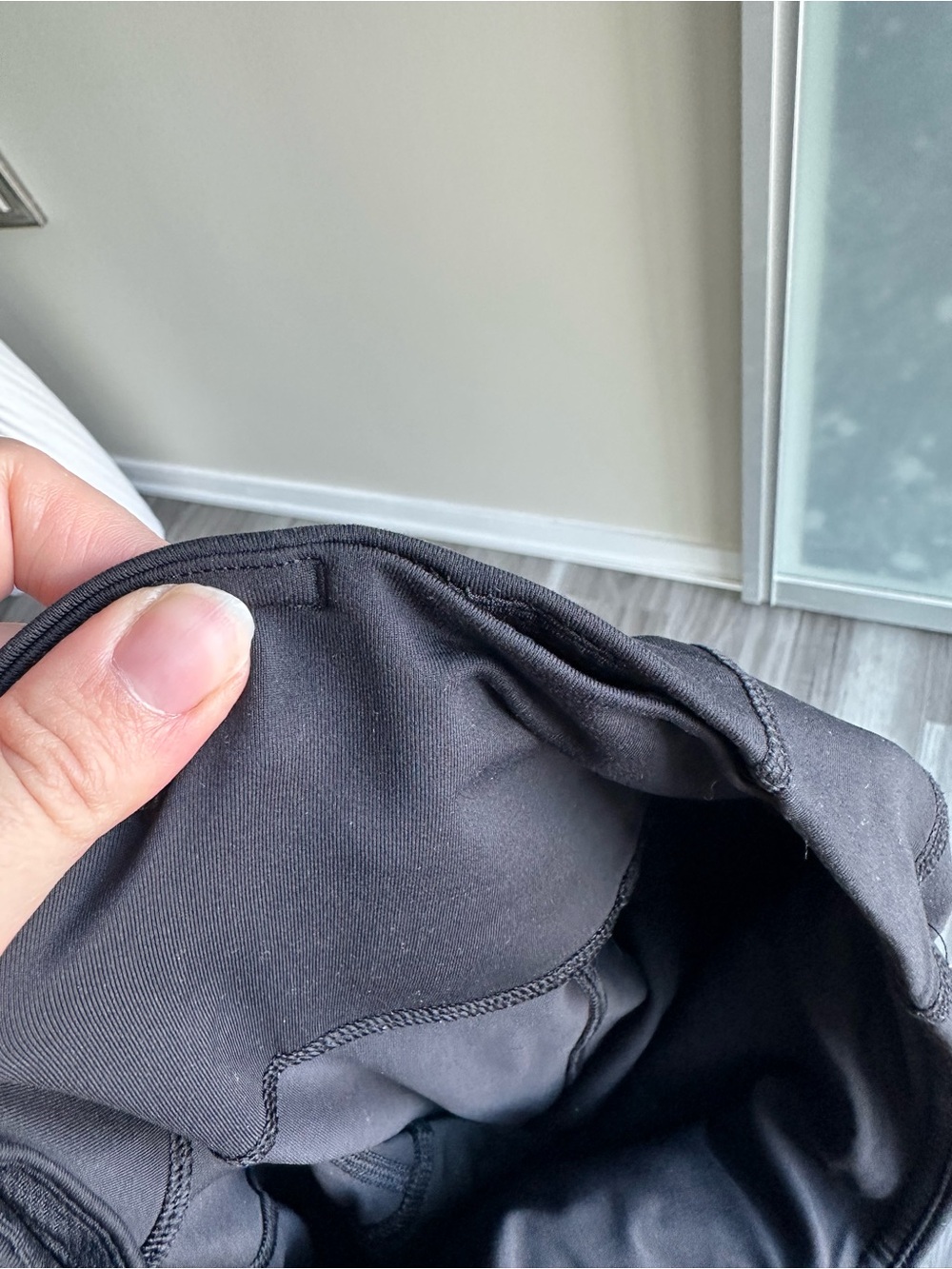 Lululemon Black Inspire Crop Leggings with Ankle Zippers and Side Pockets Sz 4 - Picture 10 of 11